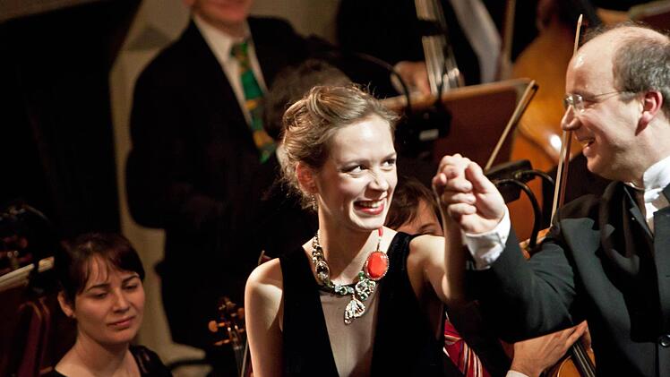 Applaus für Marie Smolka und Generalmusikdirektor Roland Kluttig