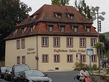 Die Stadt Bad Kissingen hat das Palais Erthal am Theaterplatz zum Verkauf ausgeschrieben. Foto: Thomas Mäuser