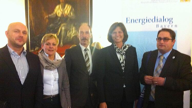 Vertreter der Bürgerinitiativen trafen Wirtschaftsministerin Ilse Aigner (Zweite von rechts) in München. Foto: privat