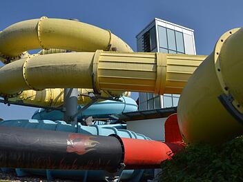 Drei Rutschen gehören zu den Attraktionen des Freizeitbades Atlantis.  Foto: Bernhard Panzer