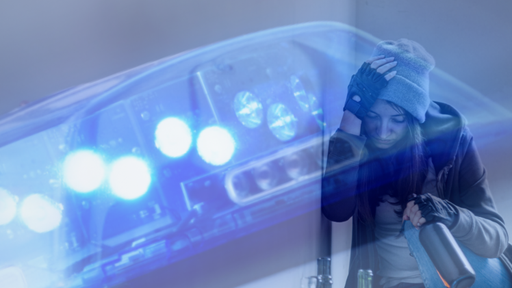 Tiefschlag gegen Polizisten – Frau in vermeintlicher Notlage