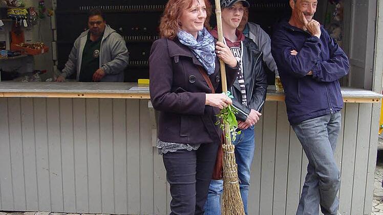 Will sie auf den Hexenberg mit dem Besen? Foto: Brigitta Kempe-Wolf