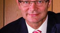 Bürgermeister Jürgen Seifert aus Prien, der bis 2008 Stadtkämmerer in Kulmbach war, ist froh, dass er mit der "Heimatgemeinde Chiemgau" keinen Ärger hat. Foto: Gemeinde Prien