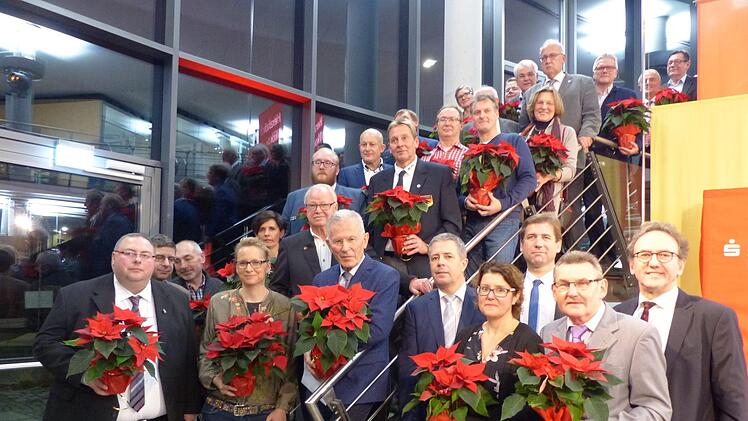 Die Vertreter der geförderten Projekte und der Sparkasse Foto: Pauline Lindner