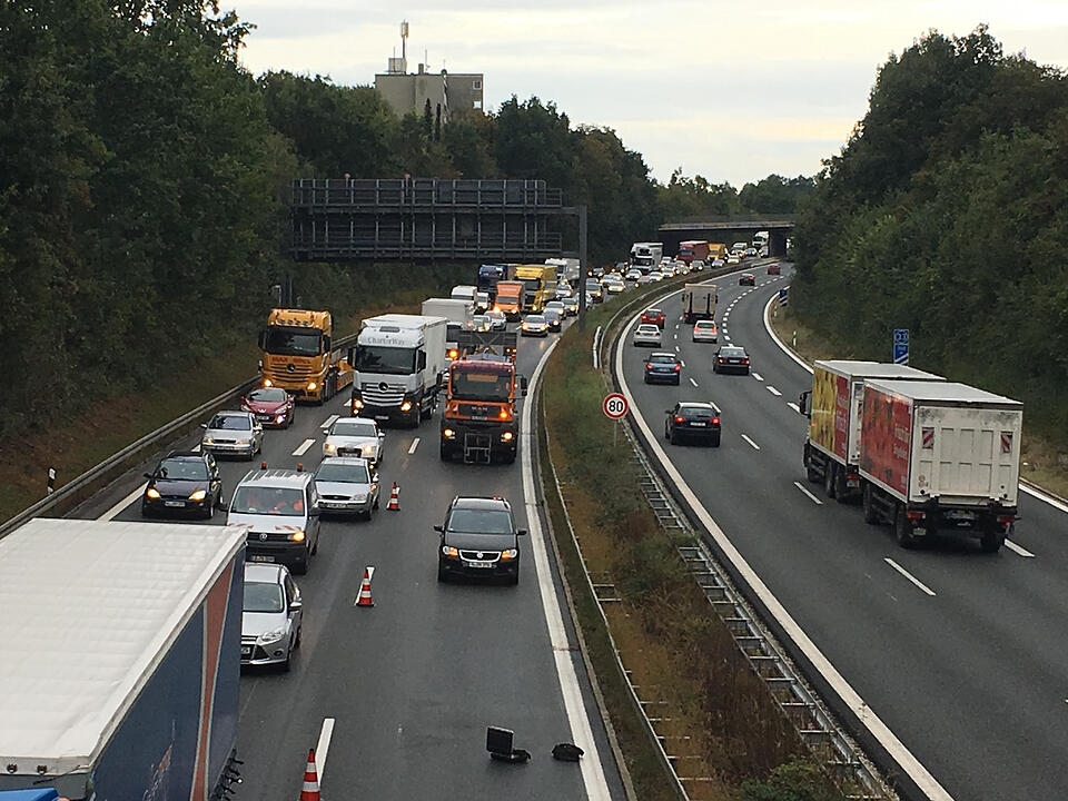 Verkehrschaos nach Leichenfund - Kilometerlanger Stau auf der A73 bei Erlangen