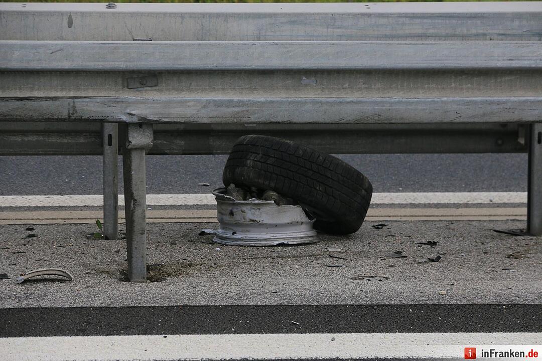 Reifen geplatzt: Unfall auf der A73 bei Ebensfeld