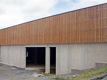 Aufgrund von fehlendem Material kommt es aktuell zu Bauverz&ouml;gerungen bei der entstehenden Parkscheune in Lauenstein.