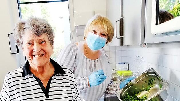 Gemeinsam kochten die Seniorinnen im Theresienstift.