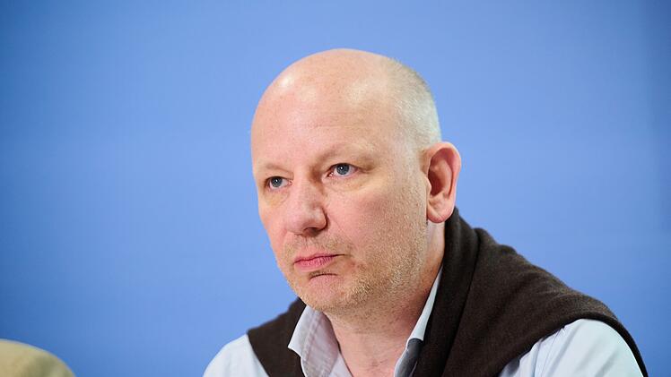 Oliver Decker