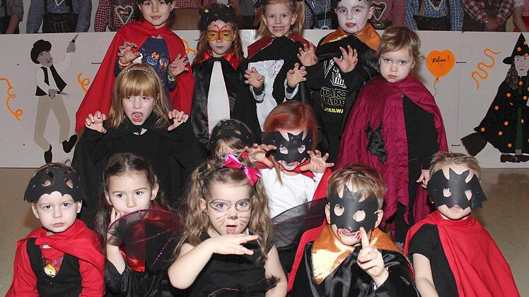 Kein Angst, die wollten nur spielen! Die kleinen "Vampire" des Wülflinger Kindergartens.