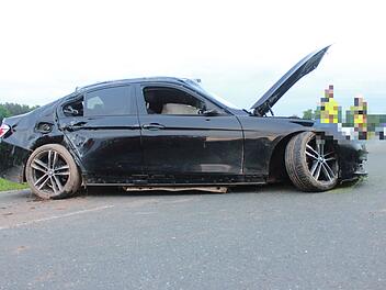 BMW &uuml;berschl&auml;gt sich mehrfach