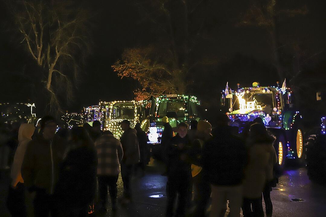 In Kulmbach durfte die beliebte Lichterfahrt der Traktoren stattfinden.