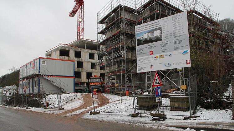 Der Rohbau für das neue Haus Waldenfels in Bad Brückenau steht. Foto: Ulrike Müller