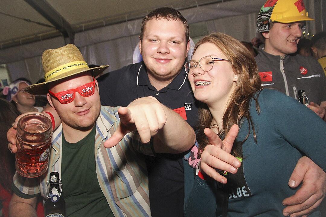 Super Stimmung beim Meeder Zeltfasching 2025!
