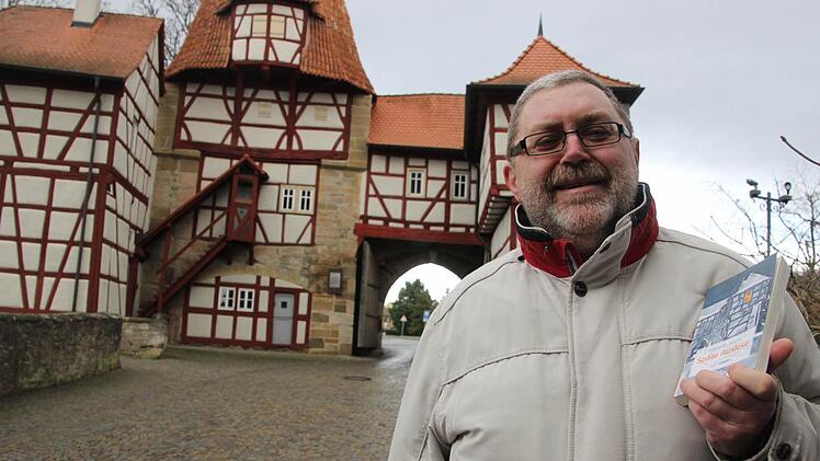 Krimi: Joachim Jost lässt seinen ersten Regionalkrimi in und um Iphofen spielen. Foto: Ralf Dieter