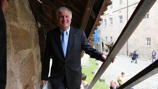 2013 war Horst Seehofer als bayerischer Ministerpr&auml;sident gern gesehener Gast auf der Festung Rosenberg. Jetzt freuen sich auch im Landkreis Kronach einige &uuml;ber seinen R&uuml;ckzug als CSU-Vorsitzender. Foto: Archiv/Barbara Herbst