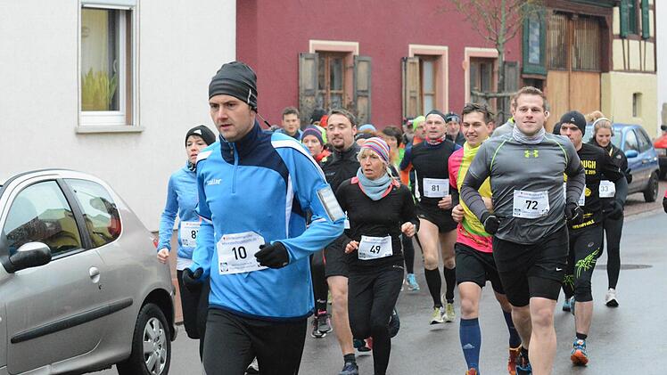 Schnappschüsse vom Fuschter Silvesterlauf.