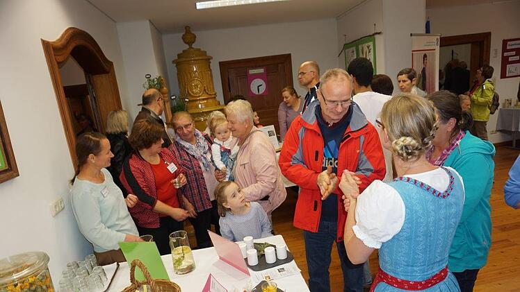 Gut besucht war die Hauswirtschaftsschule in Bischofsheim. Zum Projekttag "Herbstliche Genüsse" strömten die Besucher pausenlos.Marion Eckert