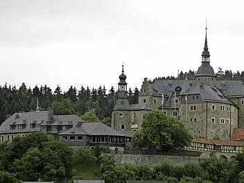 Das Burghotel Lauenstein steht seit vielen Jahren leer. Bisher sind alle Bemühungen um eine Wiederbelebung gescheitert.  Foto: Archiv