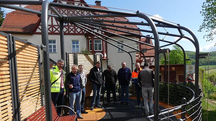 Die Bauabnahme auf dem "Streitberger Balkon" Foto: Paul Pöhlmann