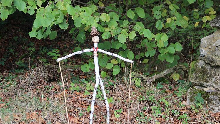 Holzfigur an der Michelskirchruine.Heike Beudert