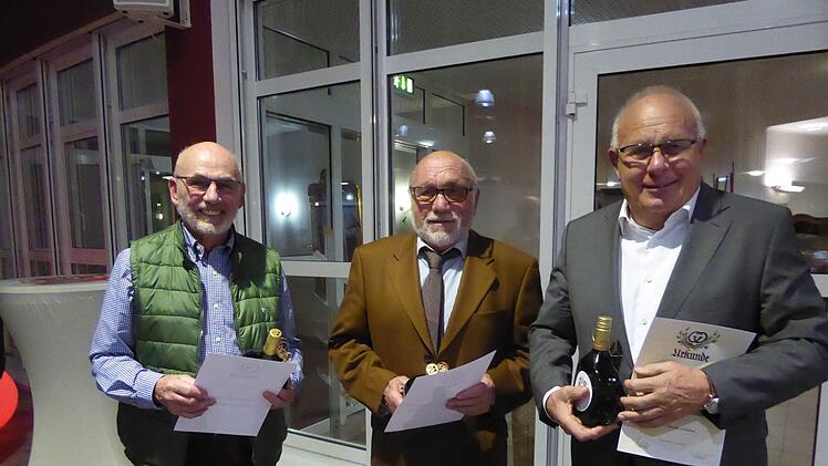 Seit 609 Jahren sind sie im Garitzer Chor aktiv (von links): Horst Schneider, Hubert Noppenberger und Erich Rüth. Foto: Thomas Ahnert