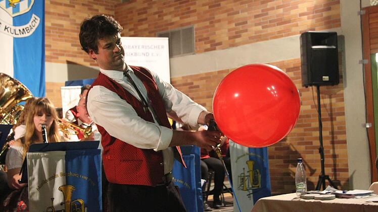 Zum Schluss kam ein großer, roter Luftballon dran.