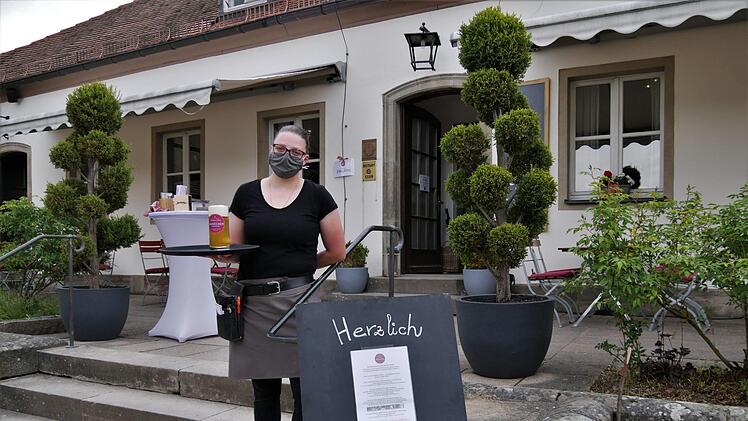 Lächelnder Empfang in der Bastion Marie trotz Maske.  Foto: Sandra Hackenberg