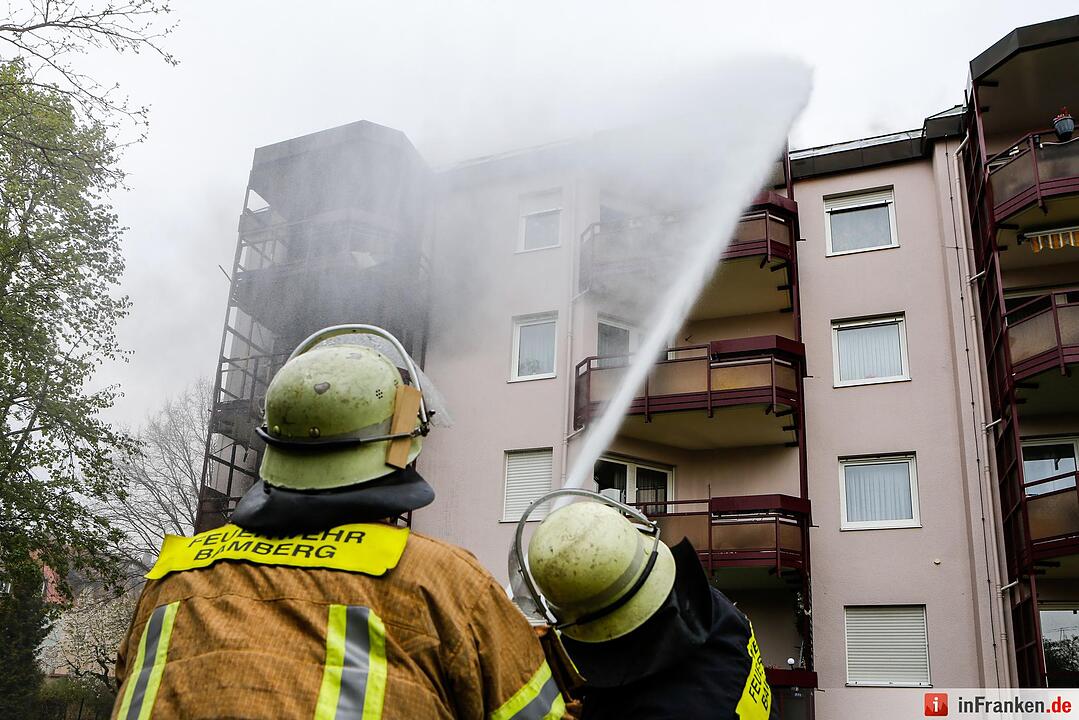 Bamberg: Großbrand in Mehrfamilienhaus