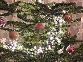 Mit Softeis und Cupcakes:  ein Baum für Schleckermäuler Anna Lienhardt