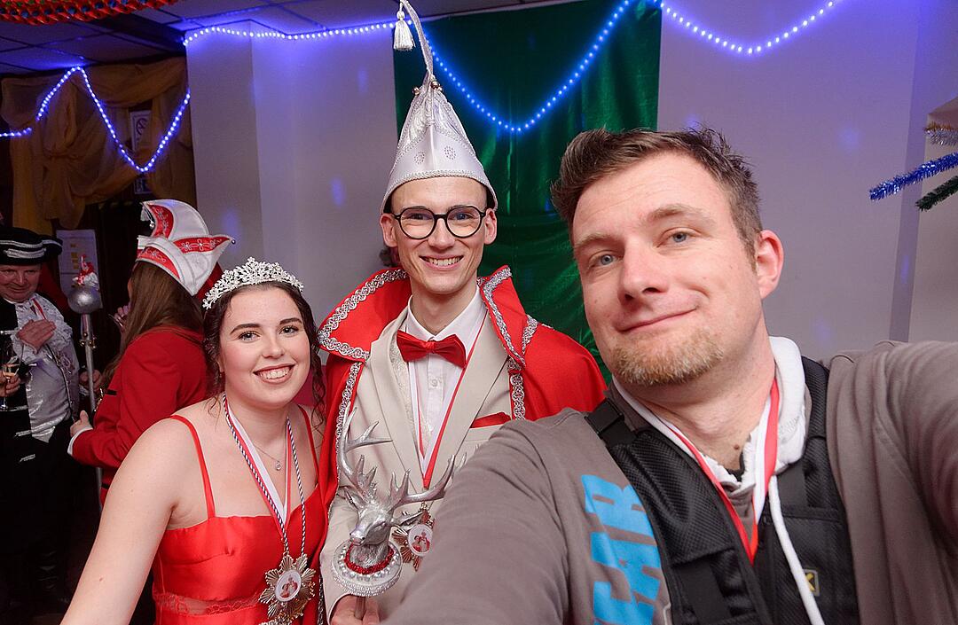 Super Kostüme, Show, Sketche und Tanz in Hirschaid!