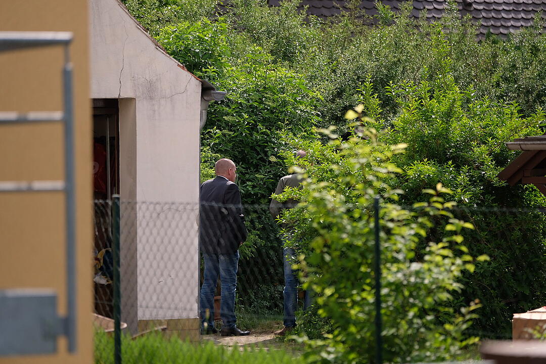 Postbotin Heidi D. seit 2013 verschwunden: Polizei durchsucht mit Leichenspürhunden ihr Haus