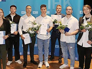Die Preisträger mit (links) Martin Oberle und Michael Thiem (rechts)