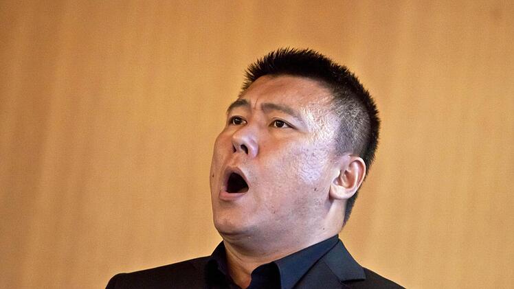 Eindringlich gestaltete der Bassbariton Yi Yang die drei Michelangelo-Lieder von Hugo Wolf in Neustadt.Foto: Jochen Berger