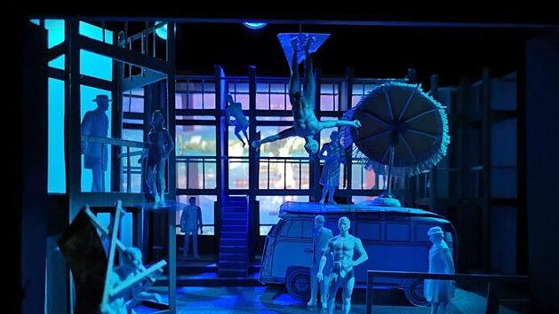 "Globe Songs" in Coburg: Ankl&auml;nge an die Szenerie der Balkon-Konzerte in Italien in der Lockdown-Phase der Corona-Krise bietet der B&uuml;hnenbildentwurf von Till Kuhnert.Foto: Till Kuhnert