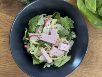Leberk&auml;se-Salat mit Sp&auml;tzle
