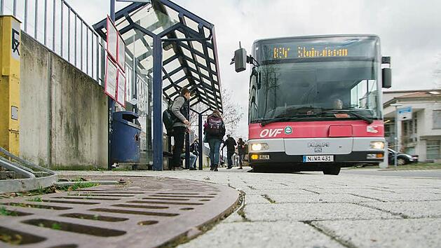 Die Schülerbeförderung ist schon lange ein Diskussionsthema im Landkreis Kronach. Nun will die SPD-Fraktion im Kreistag mit der Übernahme der Fahrtkosten für alle Schüler zumindest ein Problem angehen. Foto: Archiv/Marian Hamacher