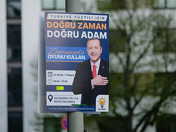 Erdoğan-Plakate in Nürnberg: Stadt reagiert auf heftige Kritik - Verbot beschlossen