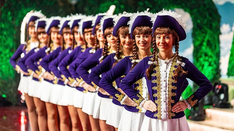 Die "Selleriegarde der Knoblauchsl&auml;nder Karnevalsgesellschaft Buchnesia" aus N&uuml;rnberg sorgt in Veitsh&ouml;chheim f&uuml;r Schwung. |