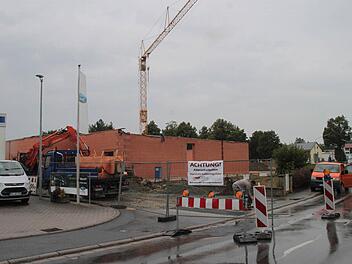 An der Ecke Berndorfer Straße/Badersbergstraße wird der neue Netto-Markt gebaut. Foto: Alexander Hartmann