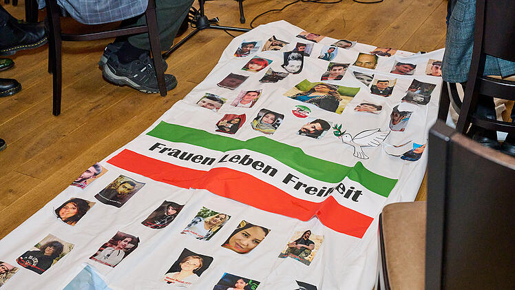 Bamberg: Iranerinnen für mutiges Handeln ausgezeichnet - Initiativgruppe erhält Preis für Zivilcourage