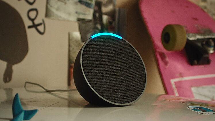 Echo Pop aus der Amazon Echo-Serie - kleiner, smarter Lautsprecher mit praktischen Funktionen.