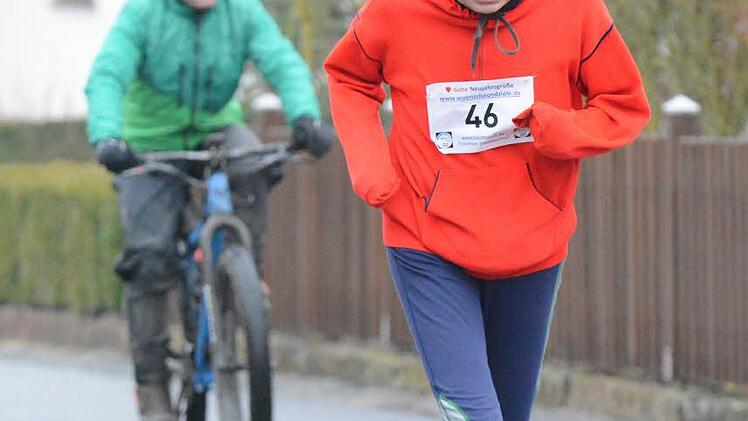 Schnappschüsse vom Fuschter Silvesterlauf.