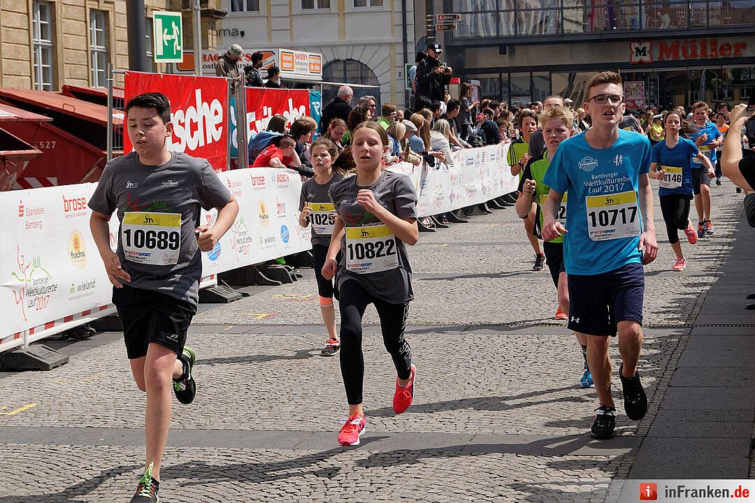 Weltkulturerbelauf 2017 in Bamberg: Der Zieleinlauf am Maxplatz