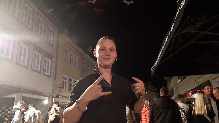 : Tobias (19) hat den Tag herbeigesehnt, an dem in Coburg wieder die Clubs öffnen: "Supergeil."