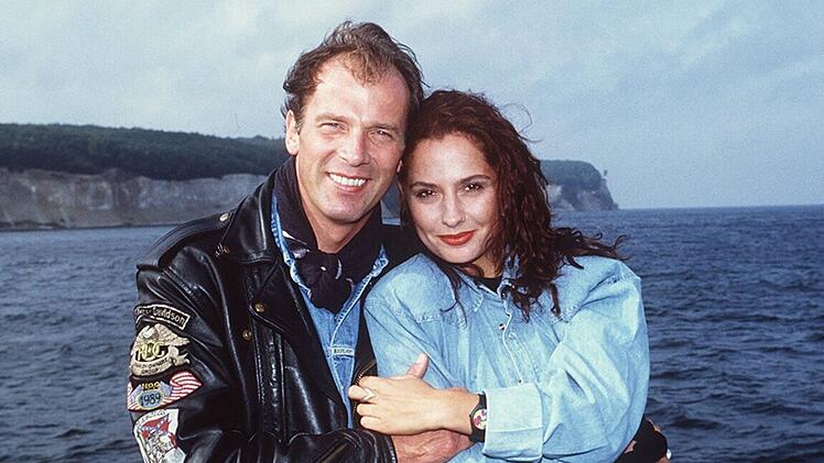 Mit ihrer Rolle in der SAT.1-Serie "Ein Bayer auf R&uuml;gen" feierte Simone Thomalla (Bild, mit Wolfgang Fierek) ihren endg&uuml;ltigen Durchbruch.