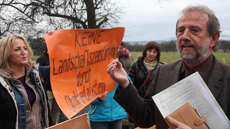 Landrat Glauber stellte sich den Protestierenden.