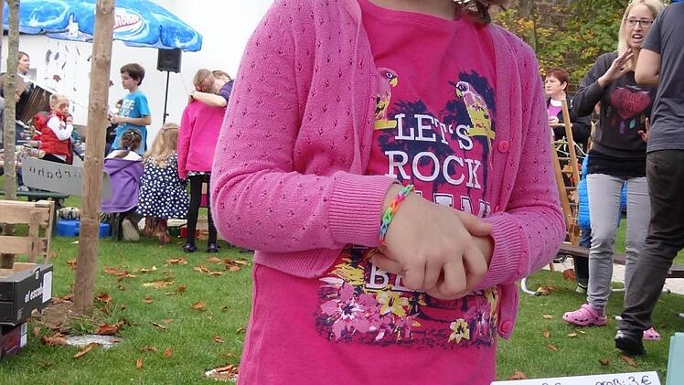 Bei der fünfjährigen Rebecca gab es die bedruckten Apfeldecken. Solch eines haben fast alle der Kindergartenkinder hergestellt.