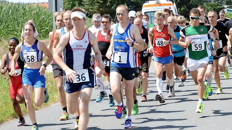 2015 wagten sich 54 Männer und Frauen auf die Zehn-Kilometer-Strecke, davon ist man heuer noch weit entfernt. Foto: Archiv