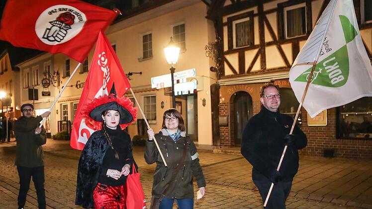 Flagge zeigen an Halloween